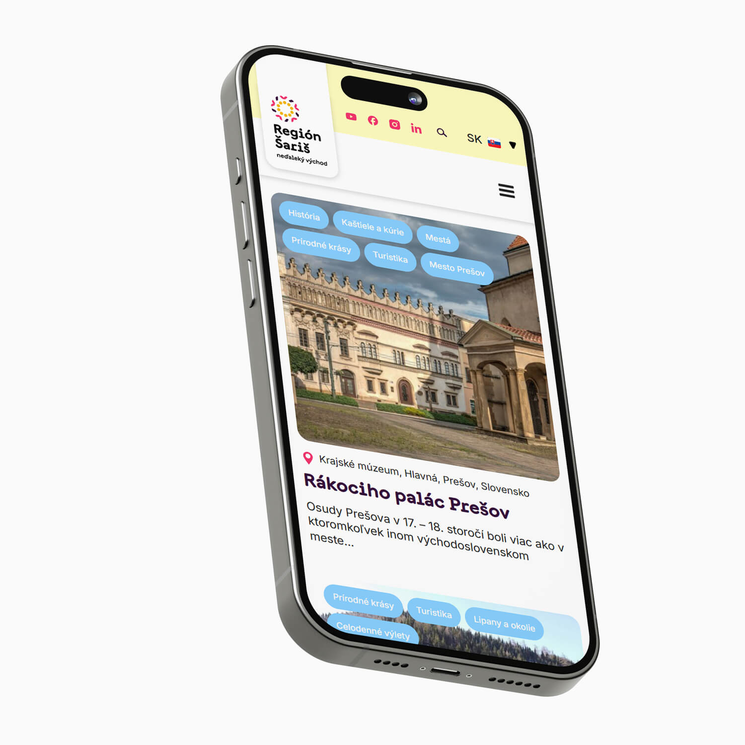 Zobrazenie interaktívnej mapy a webu priamo v mobile, ktoré slúži ako digitálny turistický sprievodca pre návštevníkov v teréne.